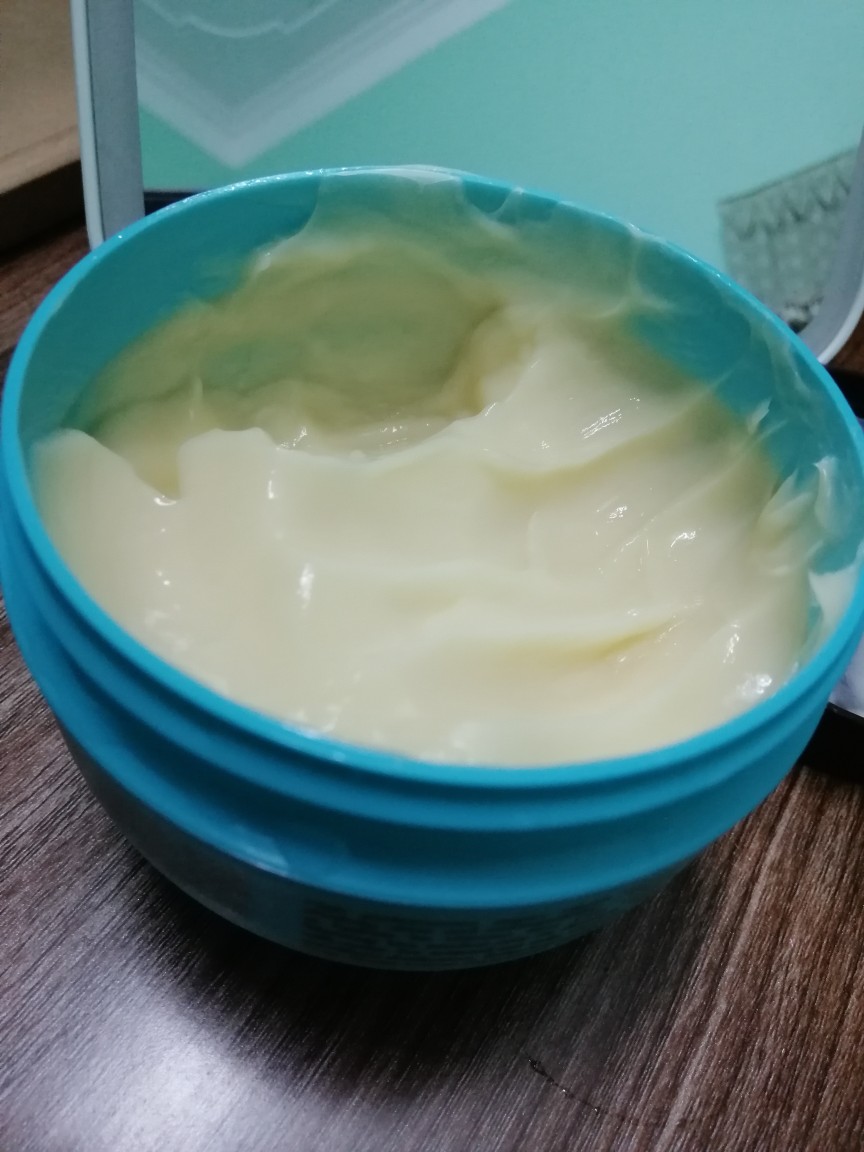 Kem ủ tóc Moroccanoil Intense Hydrating Mask 250ml - Dưỡng ẩm sâu, phục hồi tóc khô xỉ, suôn mượt chuẩn salon