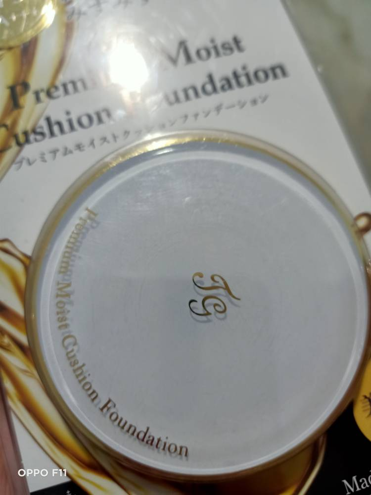 Phấn nước Tiara Girl Premium Moist Cushion Foundation - Phấn dưỡng ẩm, che khuyết điểm, chống nắng SPF50 cho da tự nhiên, mịn đẹp