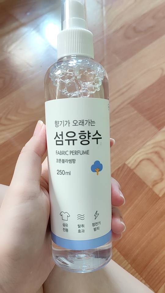 Xịt Thơm Quần Áo Fabric Perfume Hàn Quốc 250ml - Hương Đào Ngọt Ngào Duy Triển - Khử Mùi, Tạo Hương Thơm Lâu Dài, Tiện Dụng