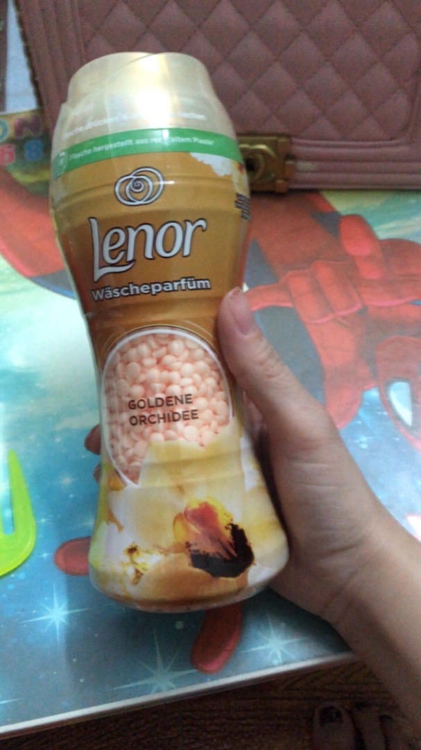 Viên xả Lenor thơm lâu 210g - Hàng nội địa Đức, bảo vệ vải và khử mùi hiệu quả cho quần áo, hương hoa tươi mát.