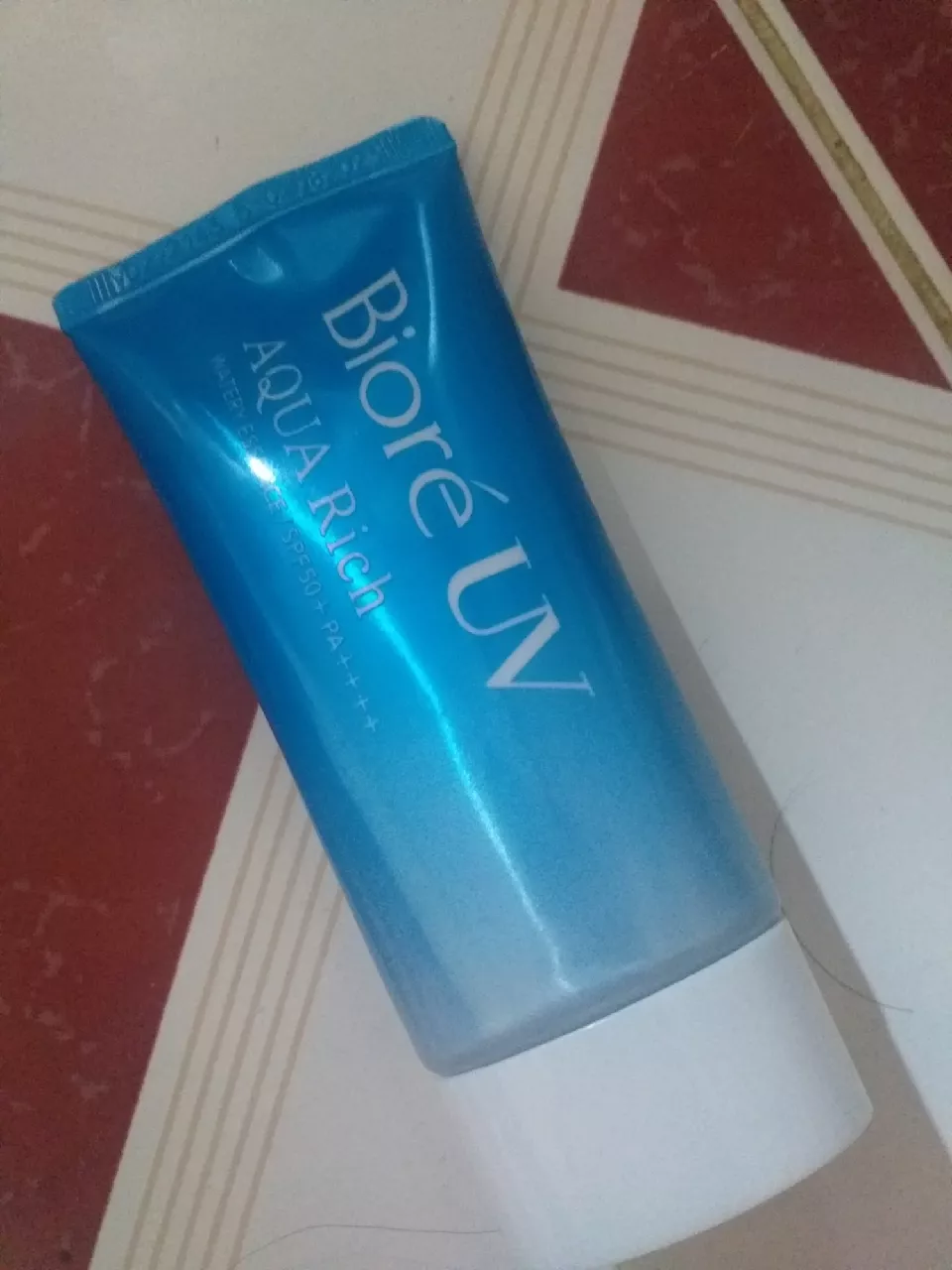 Essence Chống Nắng Bioré UV Aqua Rich Màng Nước Dưỡng Ẩm Da SPF50+/PA++++ - Bảo Vệ Da, Ngăn UV, Dưỡng Ẩm Mịn Mượt, Nhật Bản