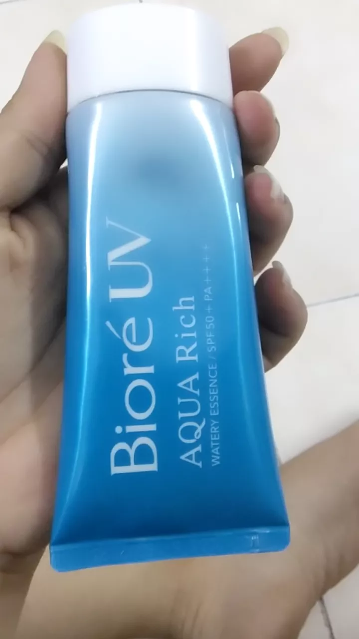 Essence Chống Nắng Bioré UV Aqua Rich Màng Nước Dưỡng Ẩm Da SPF50+/PA++++ - Bảo Vệ Da, Ngăn UV, Dưỡng Ẩm Mịn Mượt, Nhật Bản