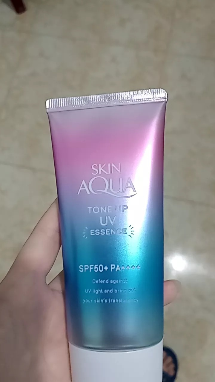 Tinh Chất Chống Nắng Sunplay Skin Aqua Tone Up UV Essence SPF50+ PA++++ - Dưỡng ẩm, Hiệu chỉnh sắc da, Nâng tông sáng rạng rỡ, Nhật Bản