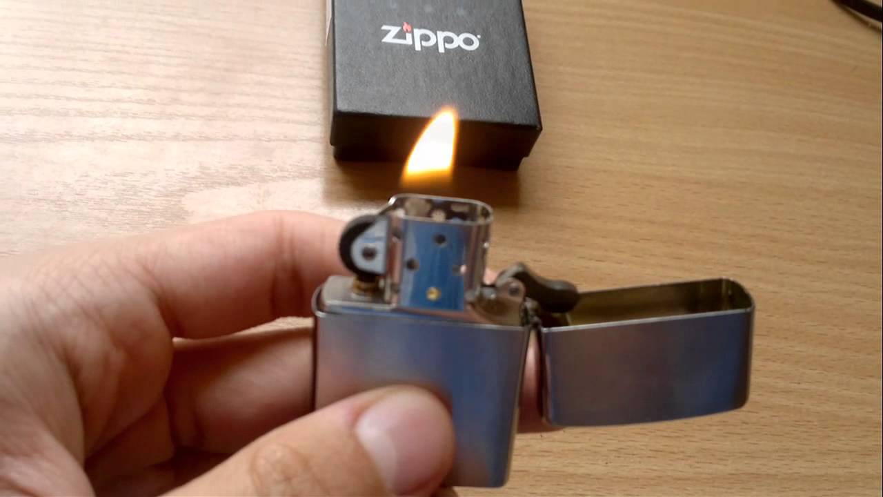 Bật Lửa Zippo Classic Brushed Chrome 200 - Thiết Kế Sang Trọng Mạ Chrome Xước Ngang, Lửa Xanh Bền Bỉ, Quà Tặng Độc Đáo