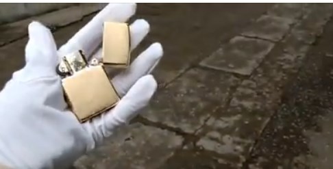 Bật Lửa Zippo Classic Gold Dust 207G - Xi Bụi Vàng Thượng Hạng, Thiết Kế Sang Trọng, Chính Hãng USA