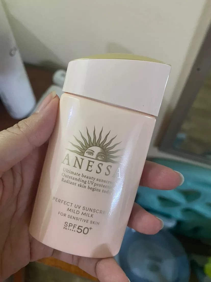 Sữa chống nắng Anessa Perfect UV Mild Milk SPF50+ PA++++ cho da nhạy cảm và trẻ em - Bảo vệ tối đa chống tia UV, 60ml