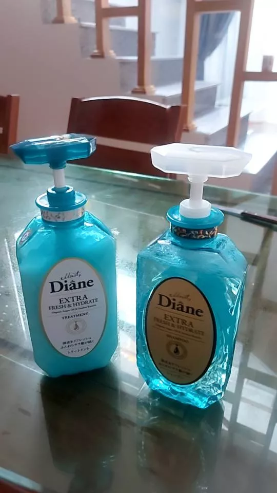 Cặp Gội Xả Kiềm Dầu Moist Diane Extra Fresh & Hydrate - Dưỡng Ẩm Tóc Hư Tổn, Phục Hồi, Mùi Bưởi Tươi 450ml x 2 Chai