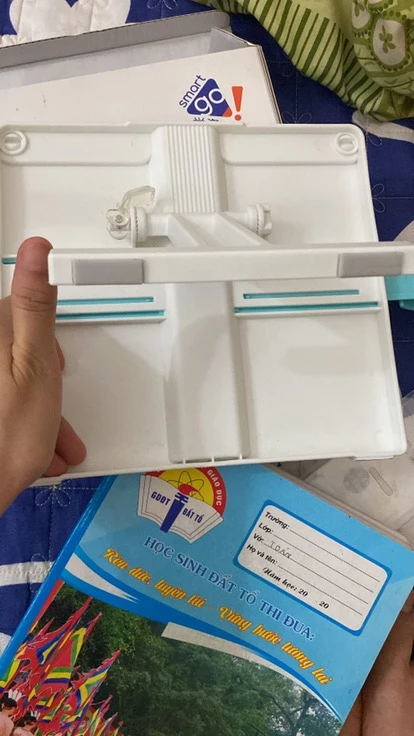 Giá Đỡ Sách Để Bàn Học Deli 70531 - Giúp Trẻ Em Đọc Sách Dễ Dàng, Tiết Kiệm Không Gian, Bảo Vệ Thị Lực