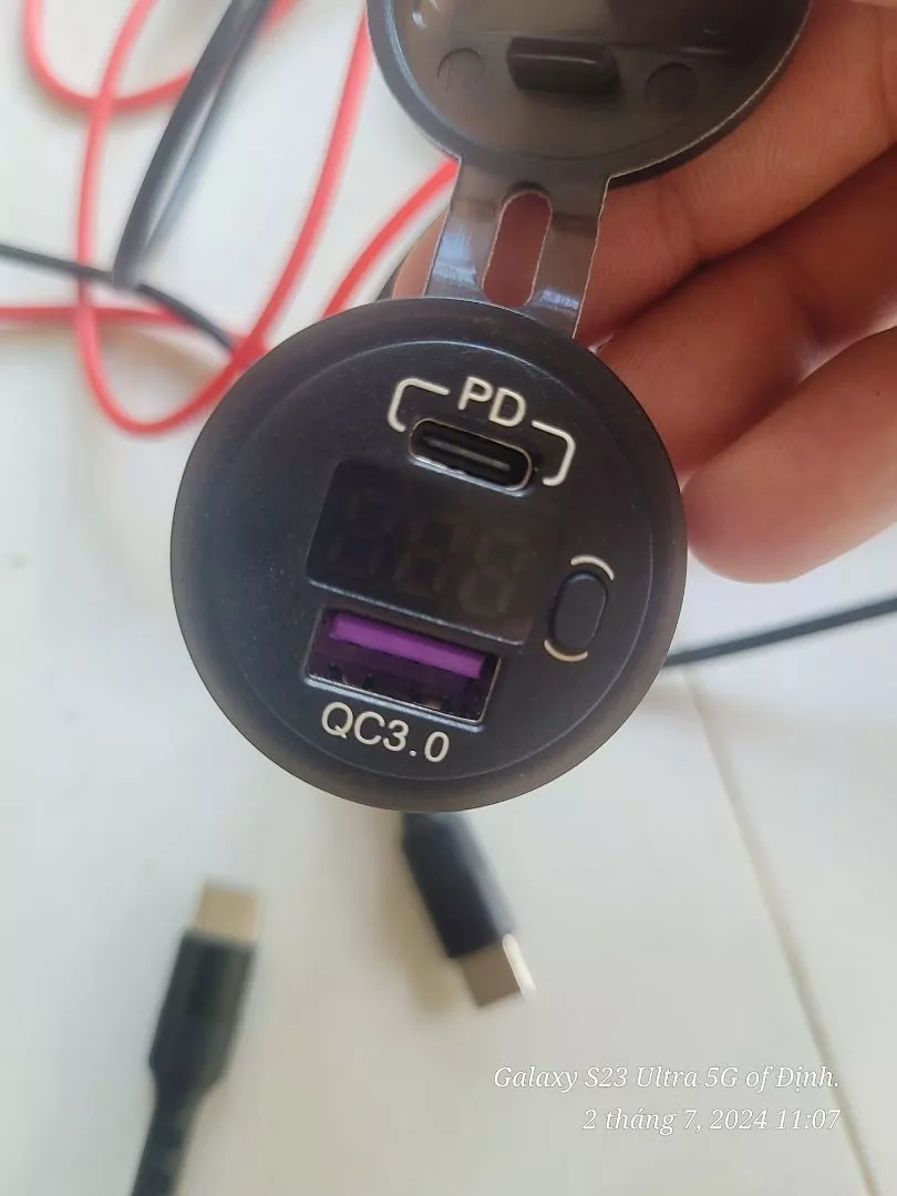 Tẩu Sạc Nhanh 67W Cho Xe Máy & Ô Tô - Cổng USB & Type-C, Tích Hợp Nút On/Off, Sạc Nhanh Chất Lượng Cao, Đèn LED Hiển Thị