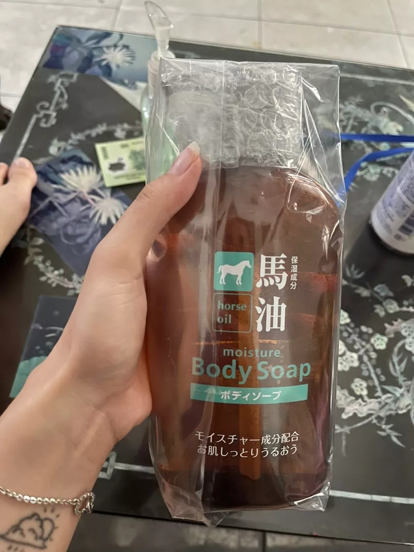 Sữa tắm mỡ ngựa nhật bản horse oil moisture body soap 600ml