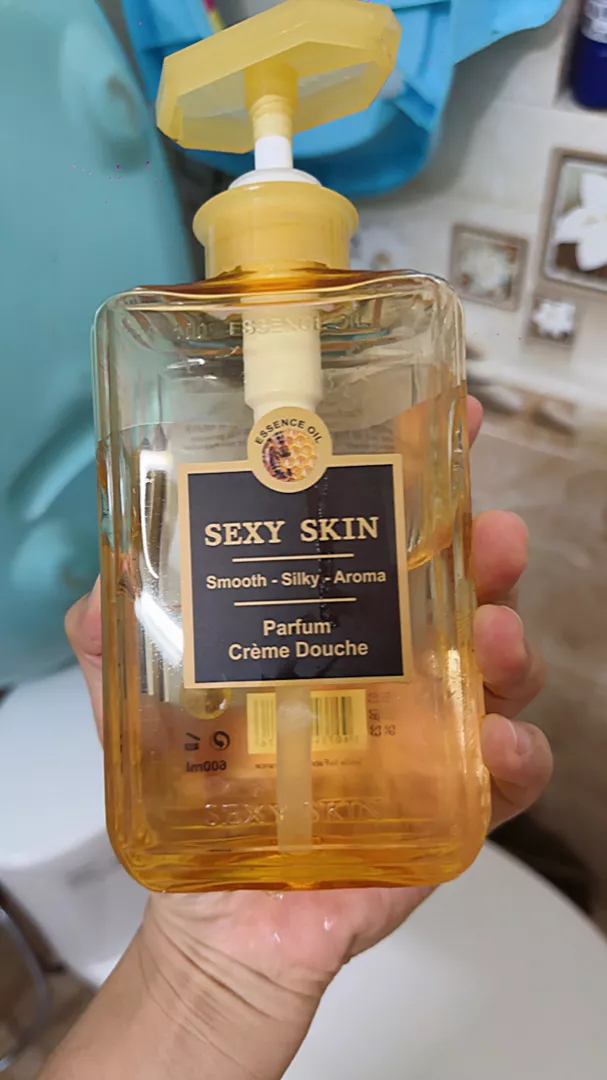 Sữa Tắm Nước Hoa Sexy Skin Honey 600ml - Mật Ong Ngọt Ngào, Dưỡng Ẩm, Tỏa Hương Dễ Chịu - Xuất Xứ Pháp