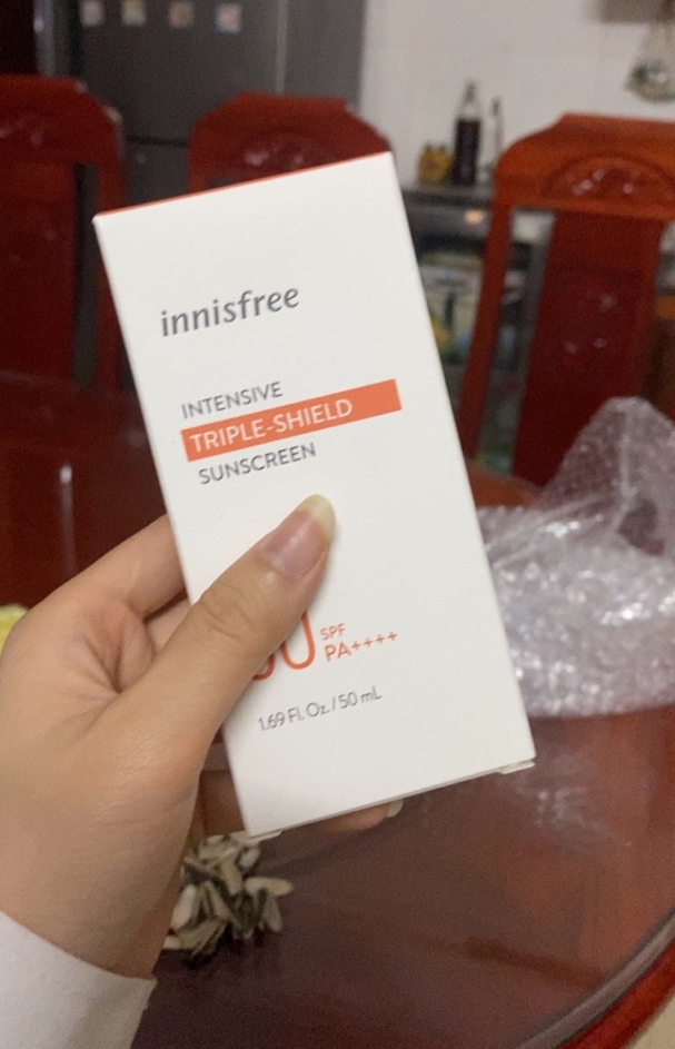Kem Chống Nắng Innisfree Triple Shield SPF 50+ PA+++ - Bảo Vệ Da Hiệu Quả, Chống Nước, Dành Cho Mọi Loại Da