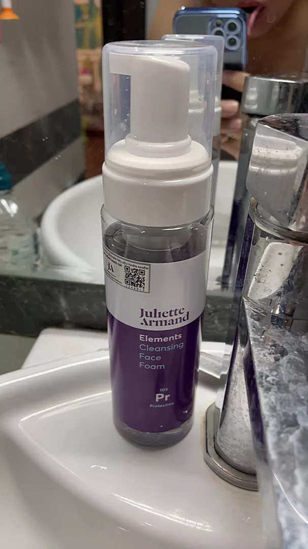 Sữa Rửa Mặt Tạo Bọt Juliette Armand 230ml - Dành Cho Mọi Loại Da, Làm Sạch Sâu, Ngăn Ngừa Mụn, Cải Thiện Kết Cấu Da Sáng Khỏe
