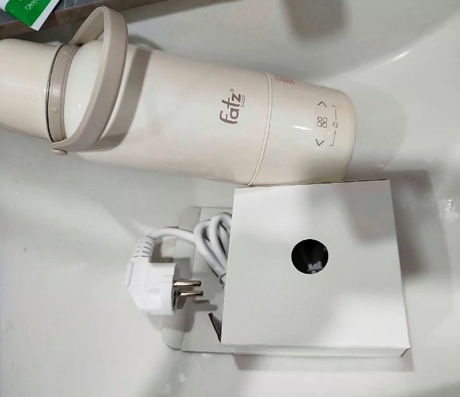 Bình Đun và Hâm Nước Pha Sữa Di Động Fatzbaby Mini Smart 12 Plus FB3632FD - Thiết Bị Đa Chức Năng Chăm Sóc Bé An Toàn và Thông Minh