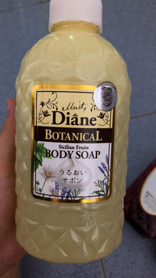 Sữa Tắm Dưỡng Da Moist Diane Botanical Sicilian Fruits 500ml - Chiết Xuất Tự Nhiên, Phù Hợp Với Da Nhạy Cảm, Làm Sạch & Dưỡng Ẩm