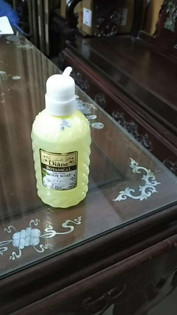 Sữa Tắm Dưỡng Da Moist Diane Botanical Sicilian Fruits 500ml - Chiết Xuất Tự Nhiên, Phù Hợp Với Da Nhạy Cảm, Làm Sạch & Dưỡng Ẩm
