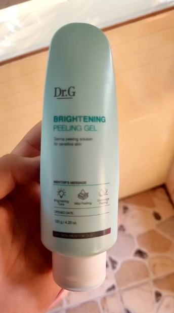 Gel tẩy tế bào chết Dr.G Brightening Peeling Gel 120ml - Sáng da, Làm sạch da hiệu quả, Phù hợp mọi loại da, Giúp da mịn màng và căng mọng