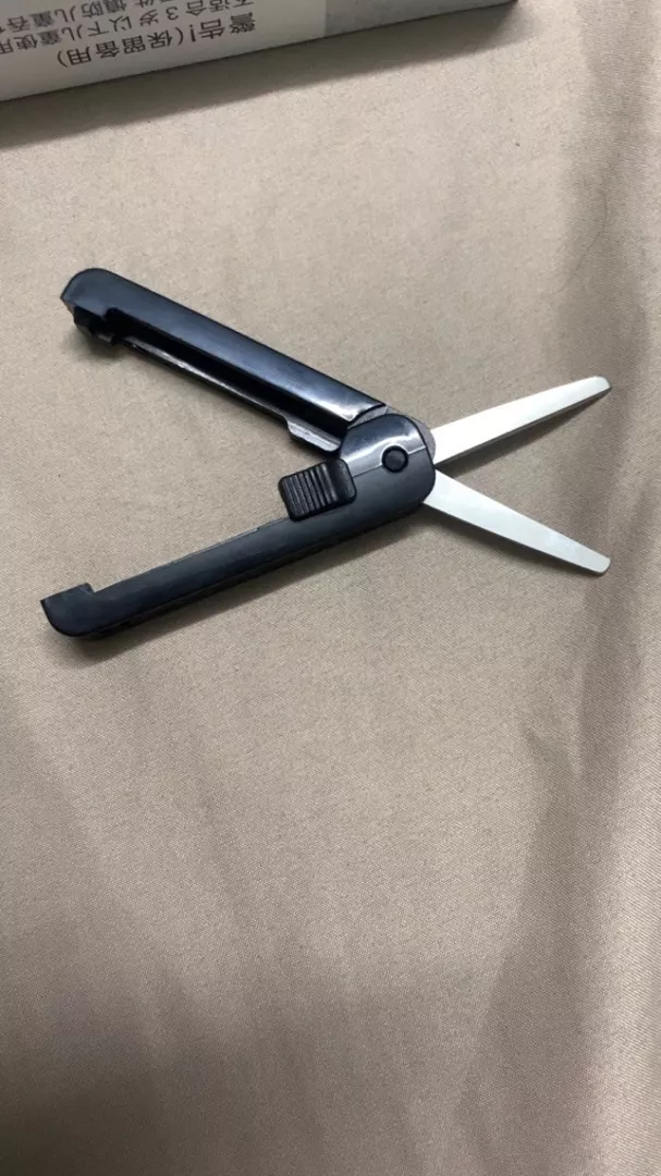 Kéo Mini Tiện Lợi 105mm Deli 6072 - Kéo Học Tập Nhỏ Gọn, Dễ Dàng Mang Theo, Phù Hợp Cho Văn Phòng và Học Sinh