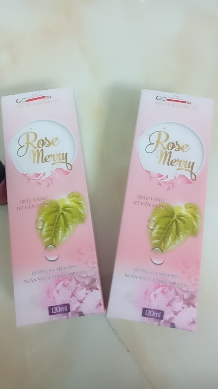 Dung Dịch Vệ Sinh Phụ Nữ Rose Merry - Khử Thâm, Dưỡng Ẩm, Lưu Hương Thơm Quyến Rũ Với Chiết Xuất Trầu Không 120ml