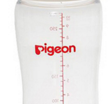 Bình sữa Pigeon Streamline thiết kế thon gọn, dễ cầm nắm, vạch chia sữa rõ ràng