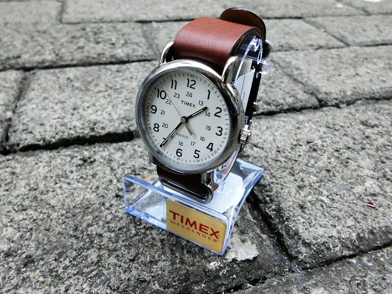 Hình ảnh thực tế của chiếc đồng hồ Uninex đẹp không tì vết