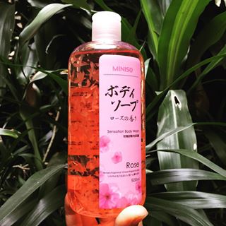 Sữa tắm của Nhật Miniso hương hoa hồng dịu dàng