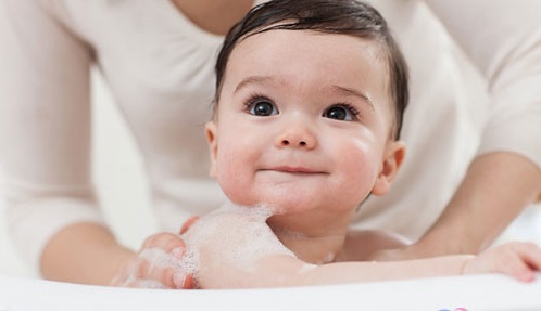 Sữa tắm trẻ em Bubchen giúp vệ sinh cơ thể bé sạch sẽ