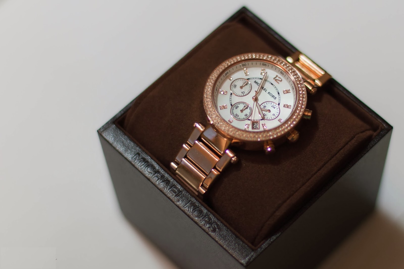 Hình ảnh thực tế của chiếc đồng hồ Michael Kors nữ đẹp không tỳ vết