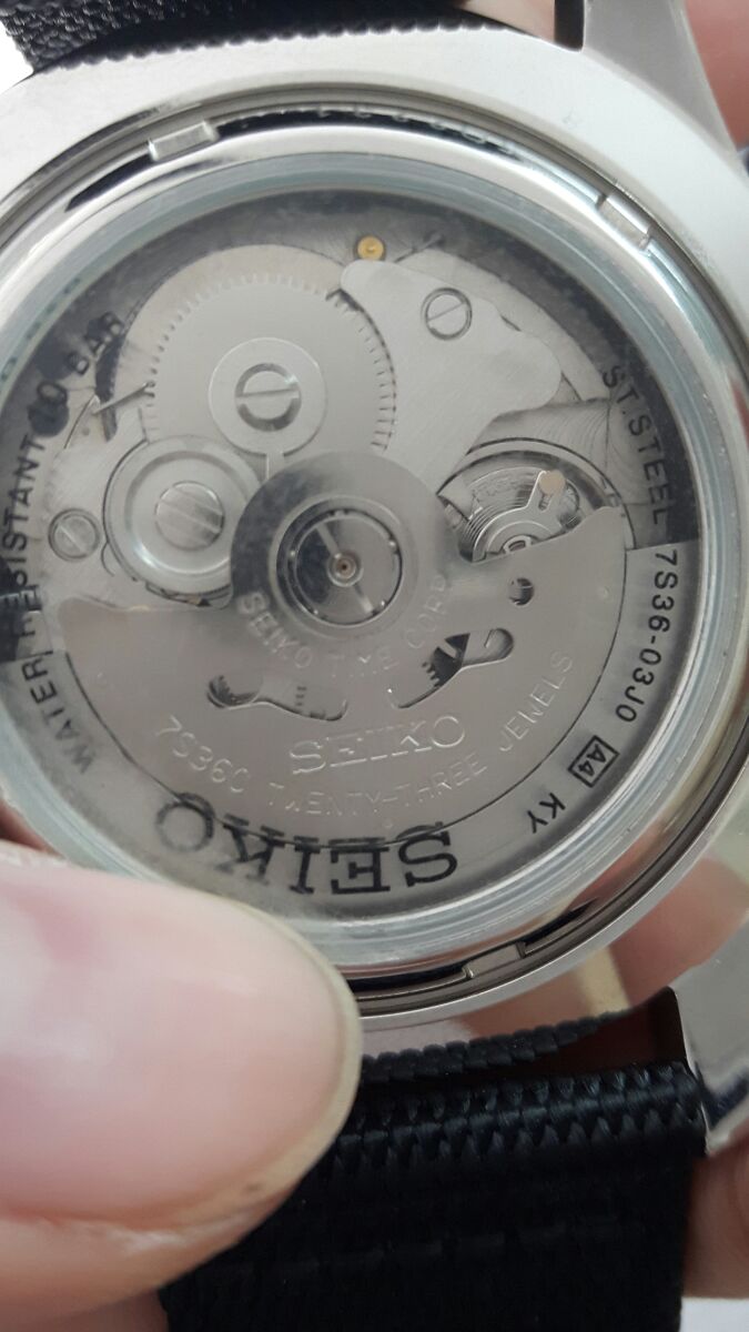 Đồng hồ Seiko 5 sports SNZG15K1 2