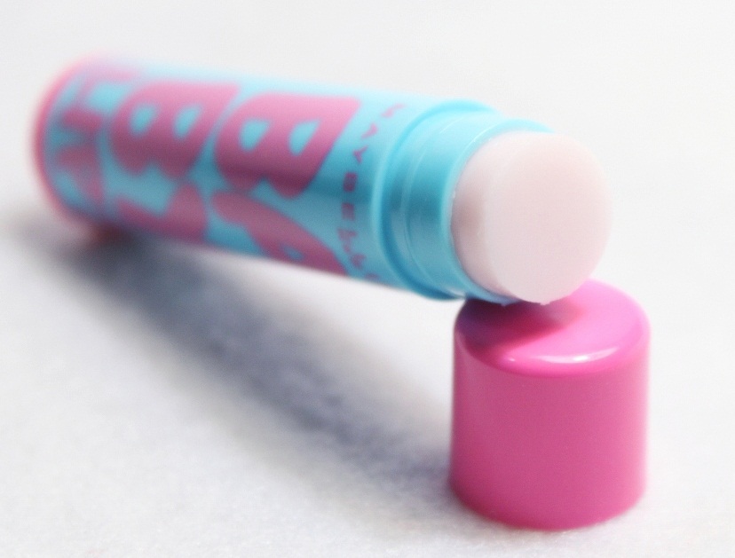 Son dưỡng môi Maybelline Baby Lips giúp bảo vệ môi, ngăn ngừa môi khô nứt nẻ