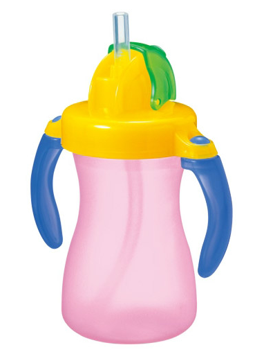 Bình tập uống nước với chất liệu nhựa tuyệt đối an toàn cho trẻ nhỏ