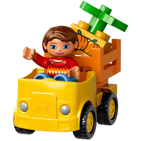 Những chiếc ô tô nhỏ kèm theo bộ đồ chơi xếp hình giúp bé hiểu hơn về luật an toàn giao thông đường bộ