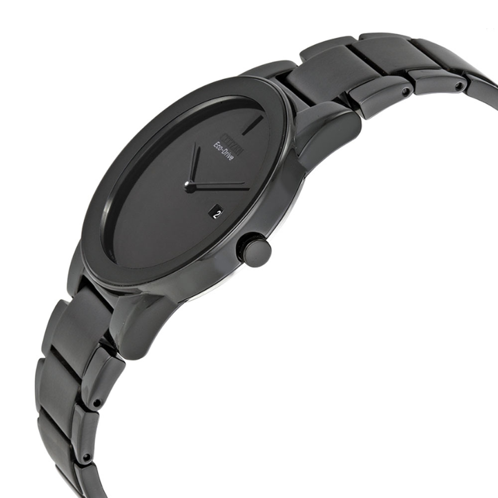 Thiết kế của chiếc đồng hồ Citizen nam này đơn giản với tông màu đen tạo vẻ ngoài lịch lãm