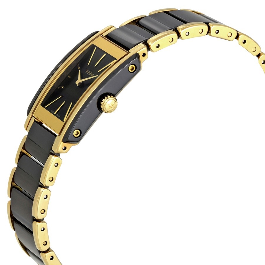 Case và dây của chiếc đồng hồ Rado nữ này sử dụng chất liệu ceramic cao cấp cùng thép không gỉ mạ PVD