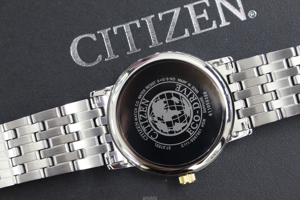 Mặt sau của chiếc đồng hồ Citizen nam BM6774-51A