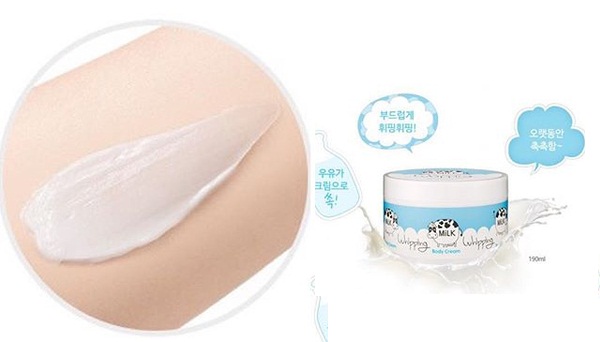 Chất kem dưỡng trắng Milk Whipping Body Cream A’pieu mềm mượt, thấm tốt trên da và cho cảm giác thật ẩm mượt
