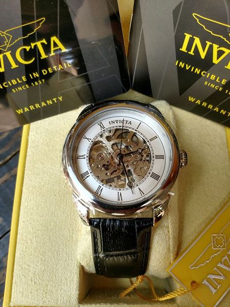 Cận cảnh chiếc đồng hồ Invicta 23533