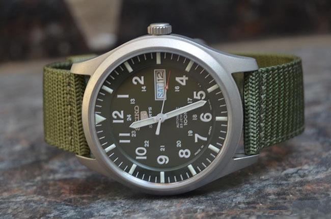 [HỎI/ĐÁP]    Có nên mua đồng hồ Seiko 5 quân đội đã qua sử dụng?  Đầu tiên