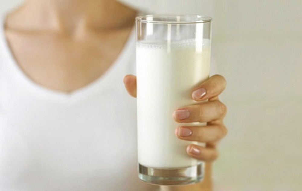 Cách trị thâm nách tại nhà vì chưng sữa tươi