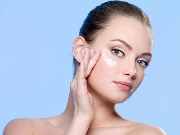 Kem dưỡng ban đêm hỗ trợ tăng cường hiệu quả da láng mịn, mượt mà