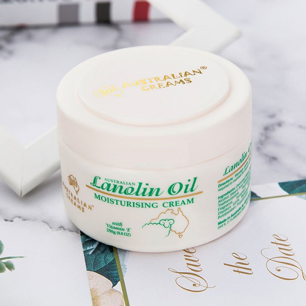 Tinh chất kem dưỡng  Lanolin Oil Moisturising cream mỡ cừu dịu nhẹ trên da