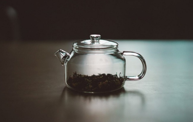 Cách làm nước tẩy trang trà xanh