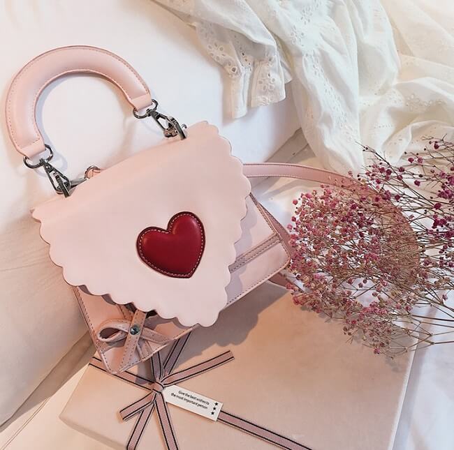 Túi xách - quà valentine cho bạn gái
