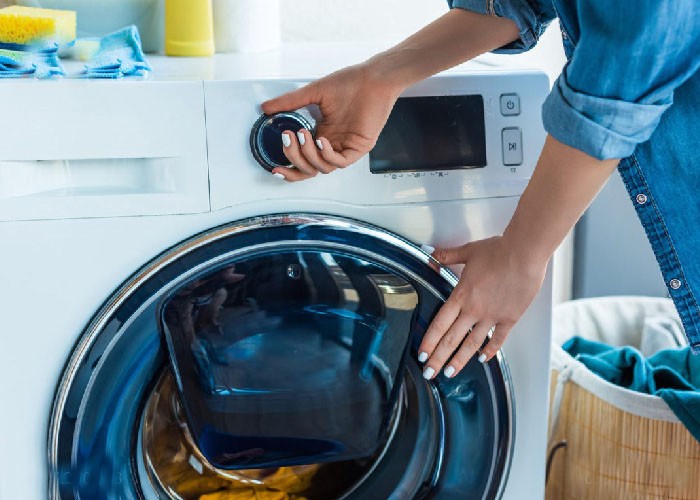 Chiếu điều hòa bằng vải lụa hoặc cao su non có thể dùng máy giặt để vệ sinh
