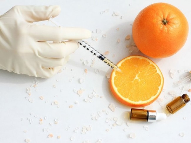 Vitamin C trong treatment có nghĩa là gì? Giúp làm sáng và cải thiện vết thâm tốt