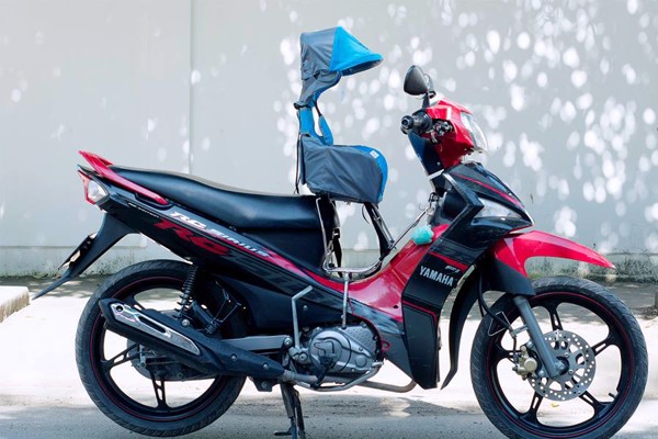 Ghế ngồi xe máy điện, xe máy để chân cỡ rộng gấp gọn chân cho bé từ 1 tuổi  đến 4 tuổi. | Shopee Việt Nam