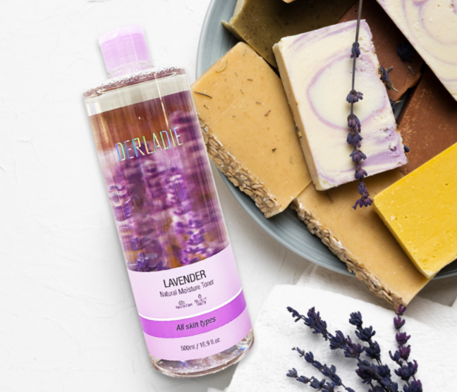 Nước hoa hồng Derladie Lavender Natural Moisture cho da dầu mụn