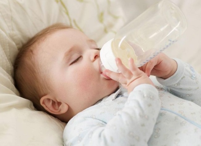 Sử dụng sữa cho trẻ sơ sinh giúp bạn biết chính xác lượng sữa bé bú