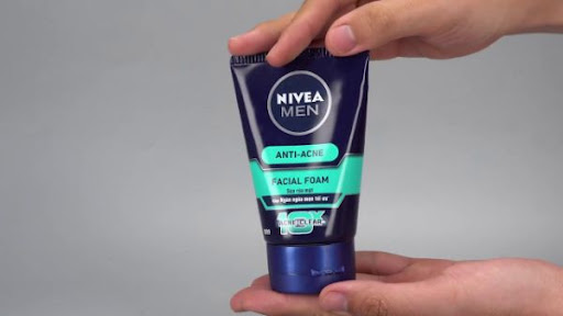 Sữa rửa mặt Nivea Men Anti-Acne Facial Foam cho da dầu mụn