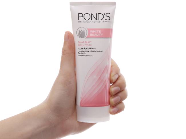 Sữa rửa mặt cho da thường giá rẻ Pond's White Beauty Spot-Less Fairness